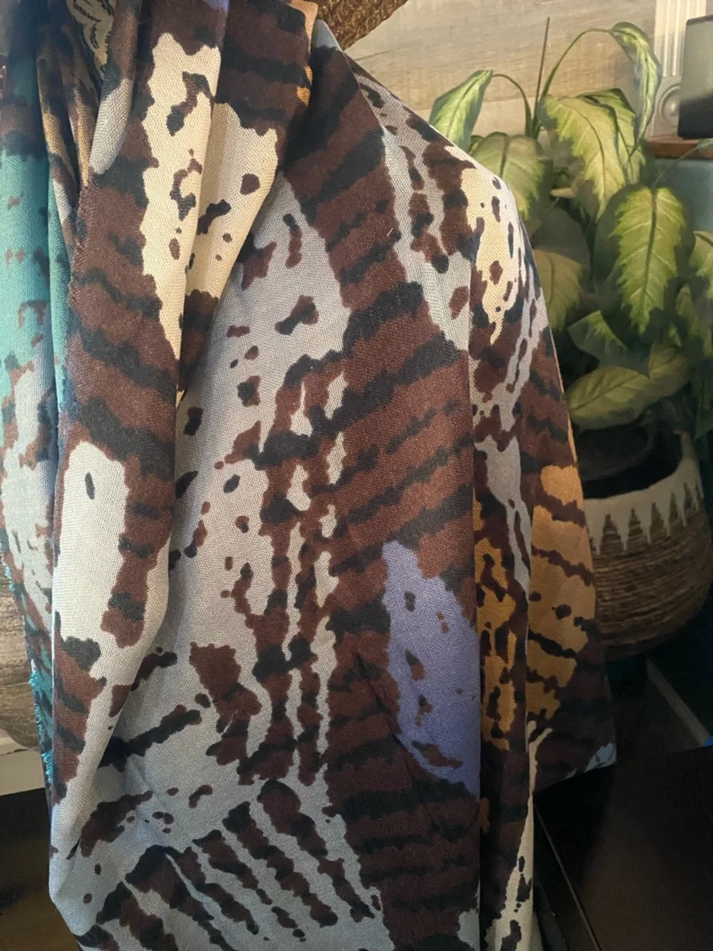 Beautiful Print BNWT Parfois Wool large wrap/scarf
